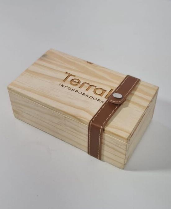 CAIXAS DE MADEIRA PERSONALIZADAS